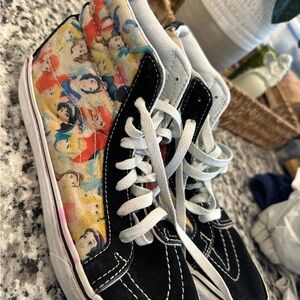 Disney Princess Vans Size 8 in Women